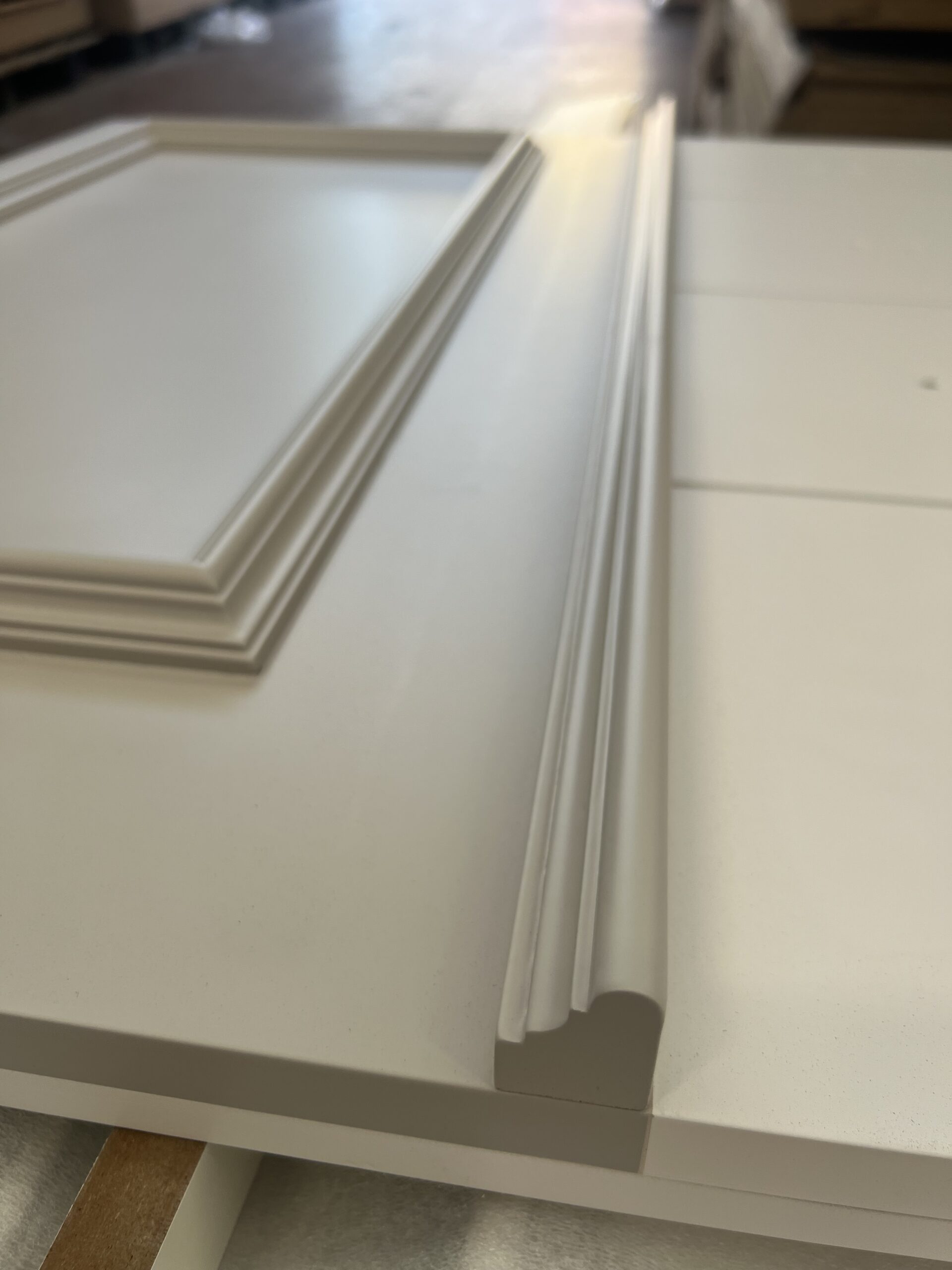 Boiserie personalizzata per negozi